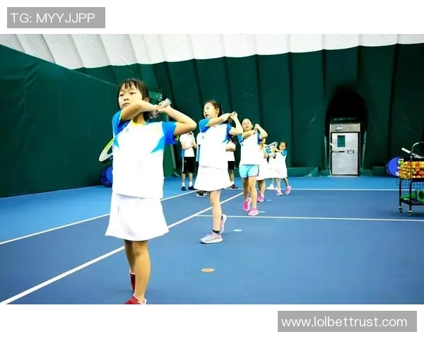 西安网球队耐力训练引发热议球员表现与体能备受关注